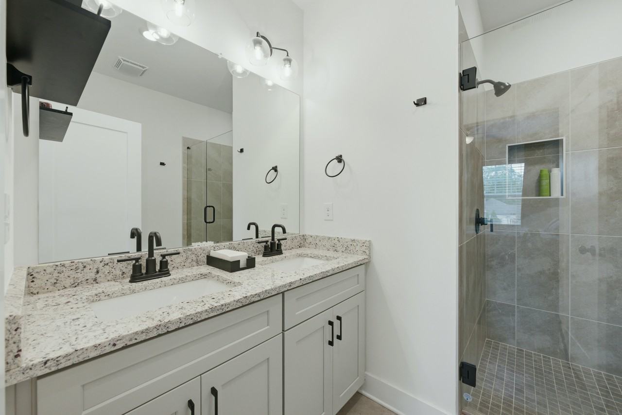 104 Mission Way Se #104 - Photo 3 of 41