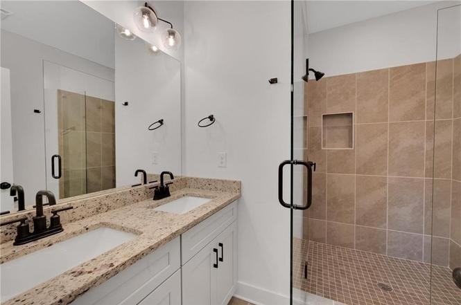 104 Mission Way Se #104 - Photo 4 of 41