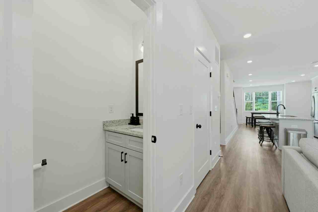 104 Mission Way Se #104 - Photo 7 of 41