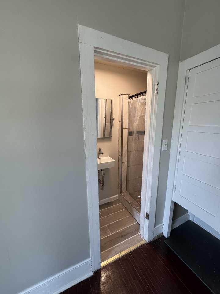 505 E Chestnut St #A - Photo 4 of 10