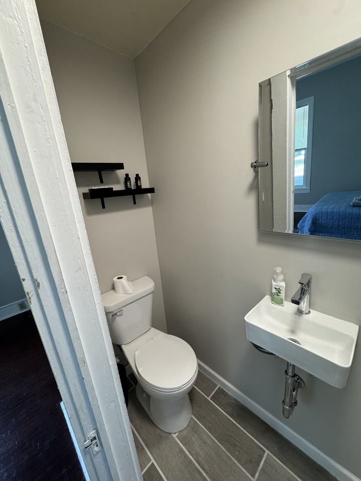 505 E Chestnut St #A - Photo 5 of 10