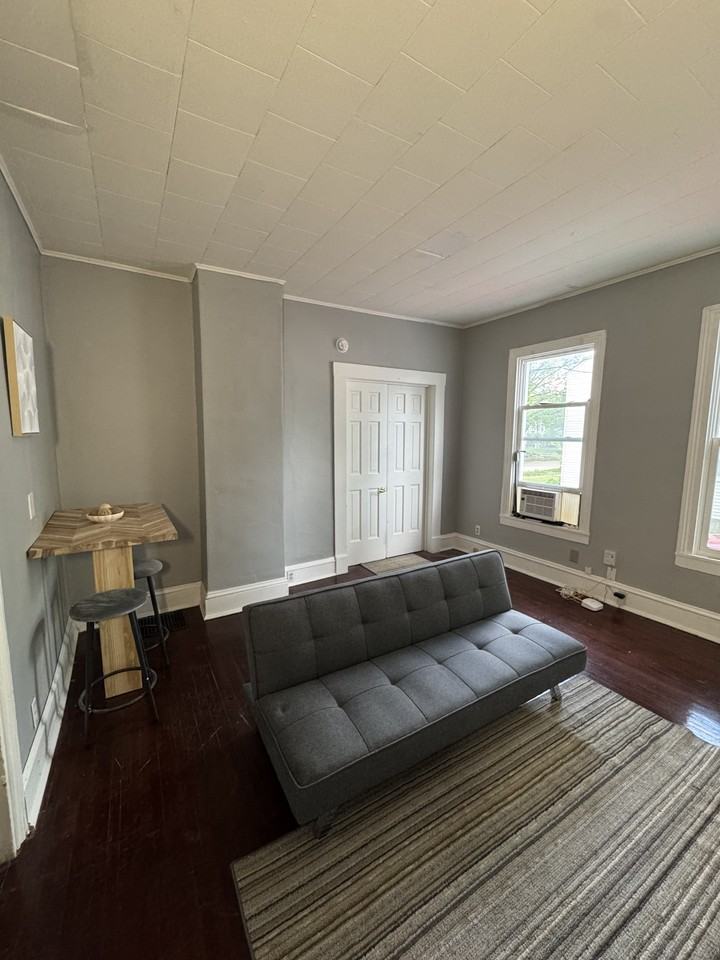 505 E Chestnut St #A - Photo 7 of 10