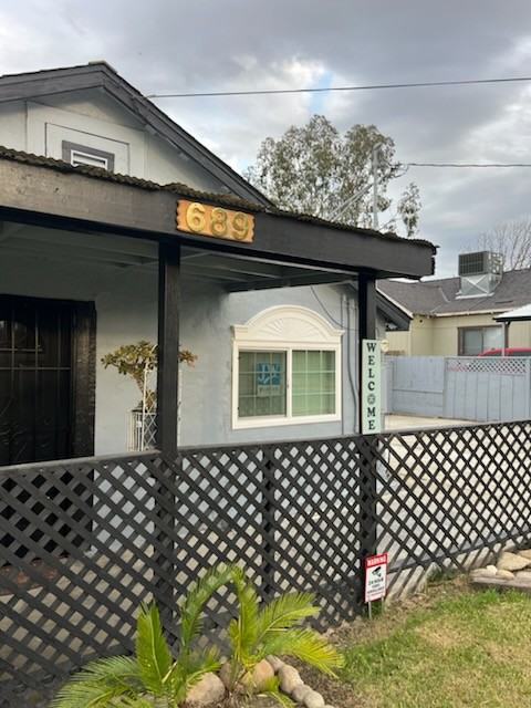 689 S 11 1/2 Ave #NA - Photo 2 of 50