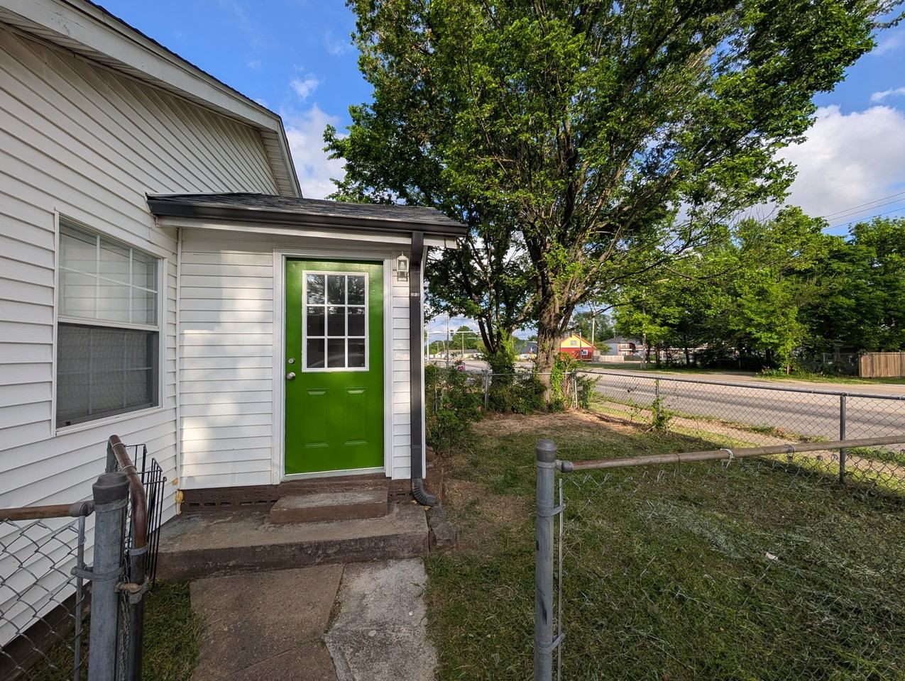 1318 W Huntsville Ave #NA - Photo 2 of 20