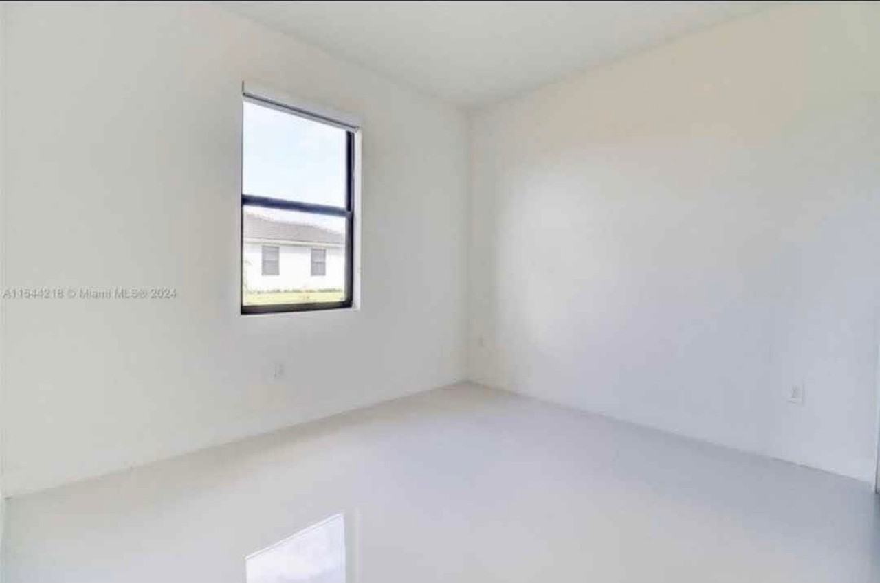 30870 Sw 192nd Ave #NA - Photo 2 of 7