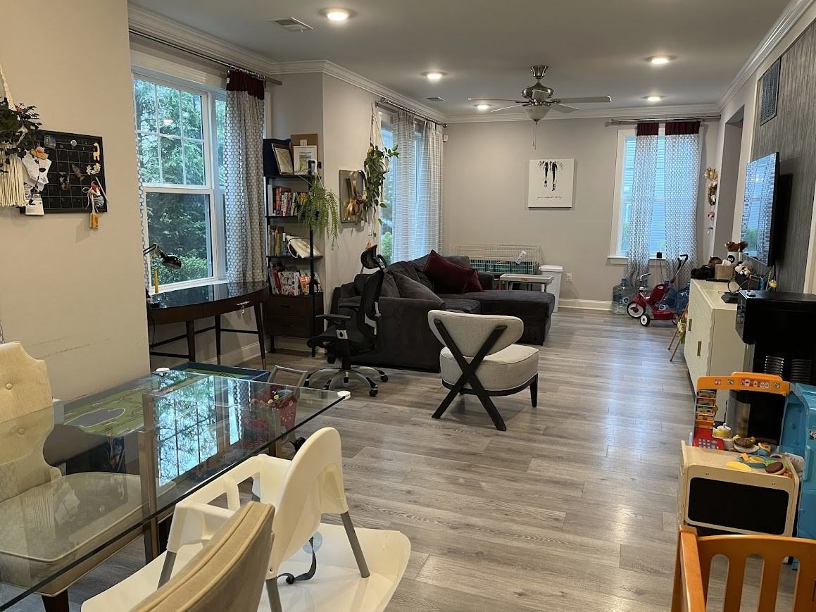 408 Dickson Ct - Photo 4 of 16