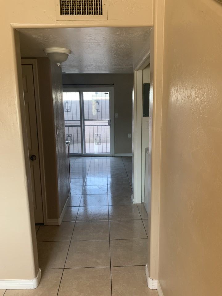 1750 E Mateo Cir #111 - Photo 3 of 16