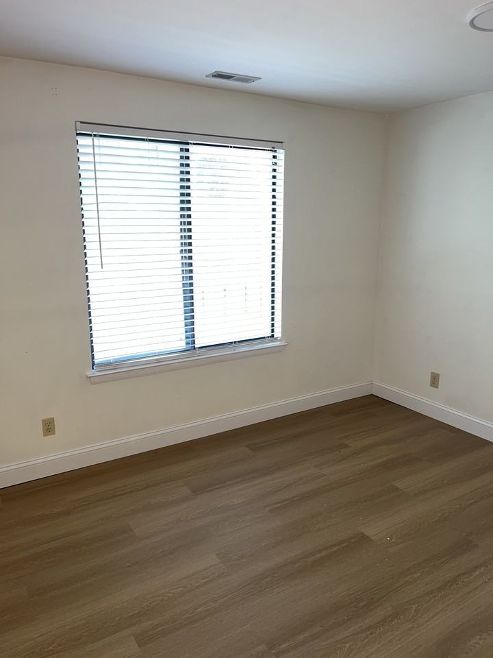 2700 Sussex Ct - Photo 7 of 17