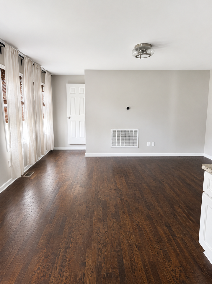 518 E Trinity Ln #NA - Photo 4 of 13