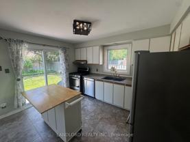 833 Laurier Ave - Photo 1 of 1