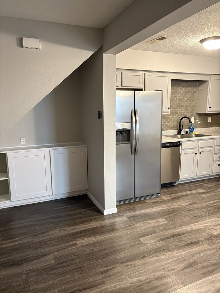 1282 Nw Phelps Ct #1282 - Photo 4 of 12