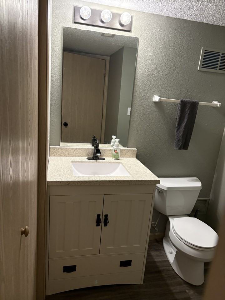 1282 Nw Phelps Ct #1282 - Photo 5 of 12