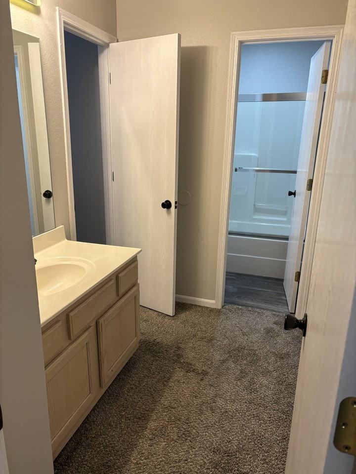 1282 Nw Phelps Ct #1282 - Photo 7 of 12