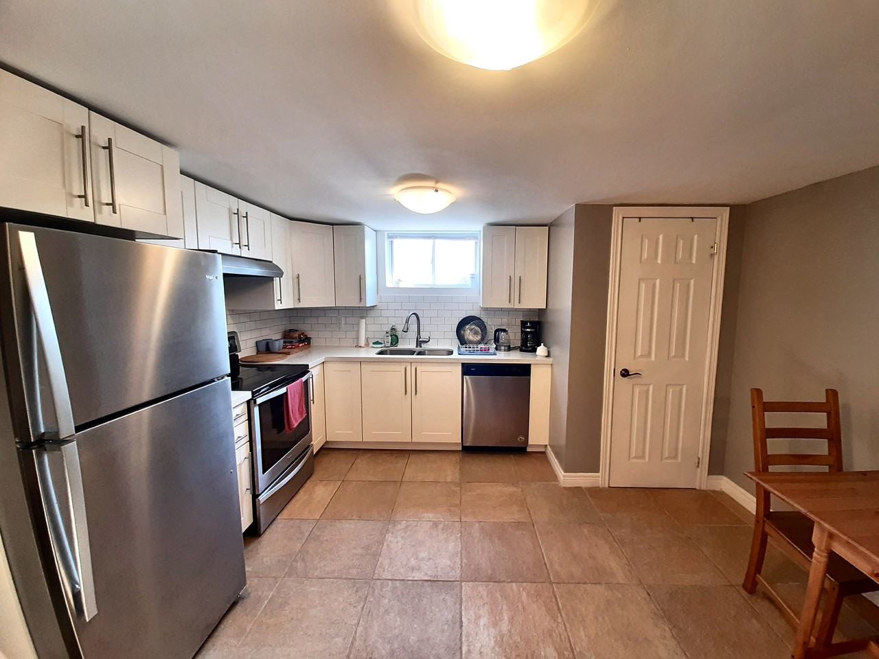 121 Ridge St - Photo 5 of 13