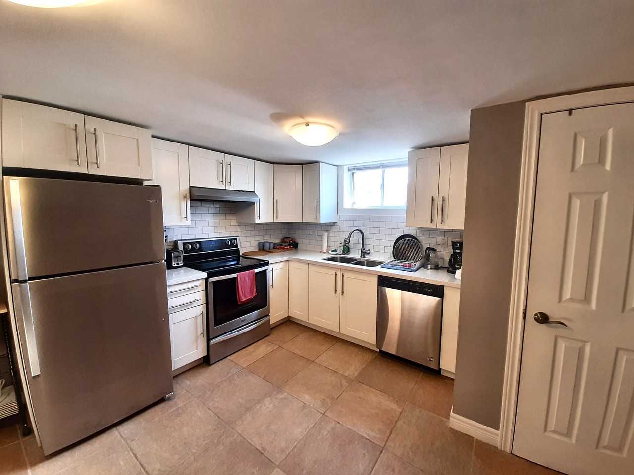 121 Ridge St - Photo 6 of 13