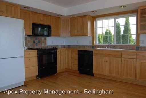 2029 Northshore Dr - Photo 2 of 9