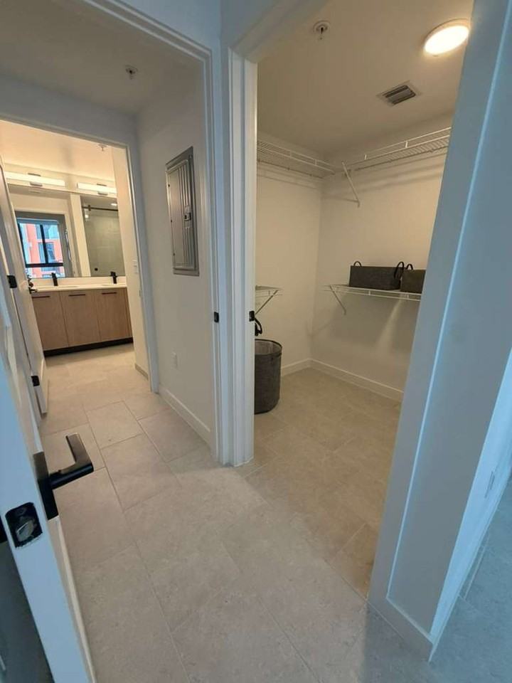 3010 Nw 17th St #47 - Photo 7 of 10