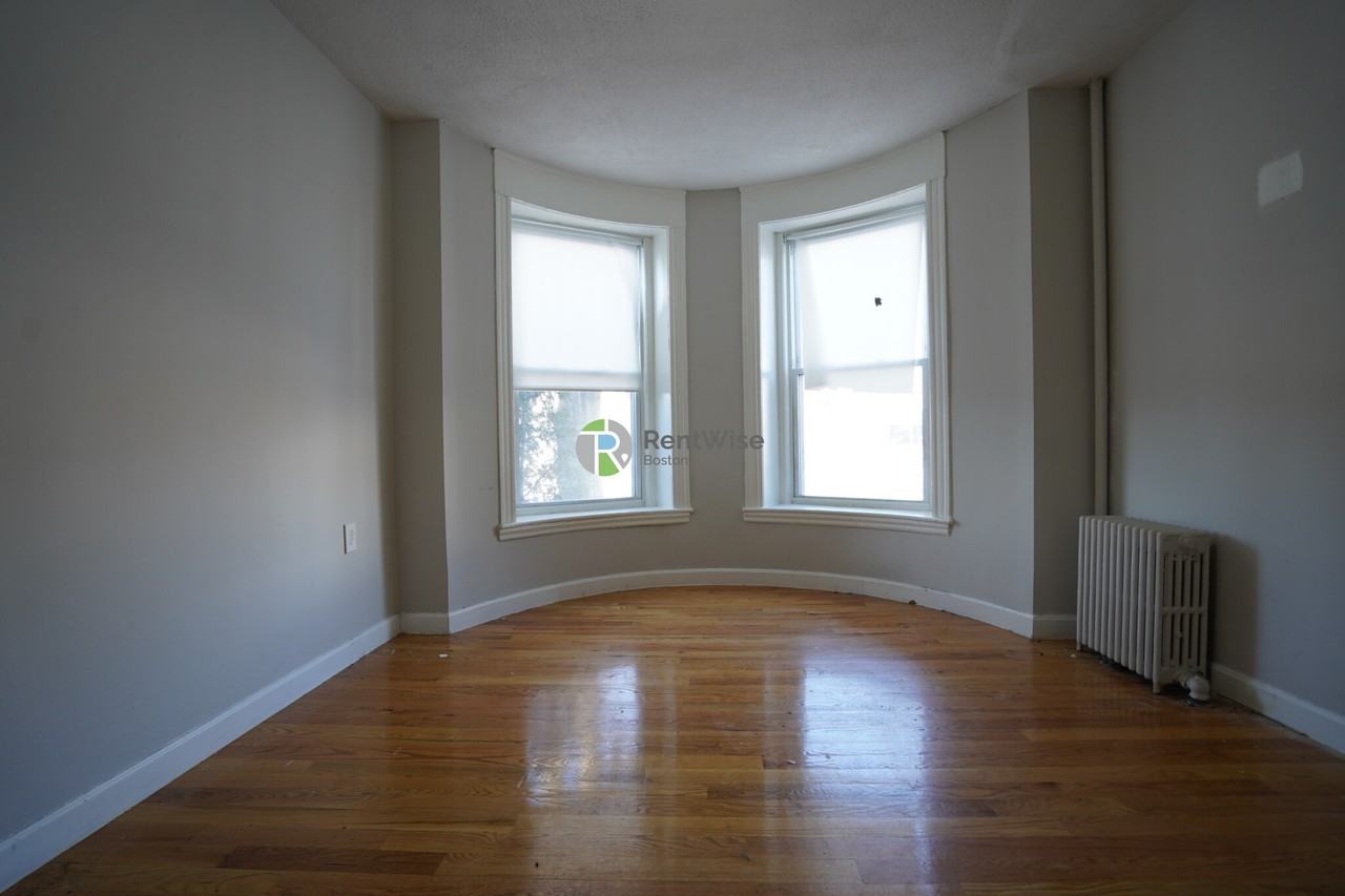 1124 Commonwealth Ave #1 - Photo 3 of 12
