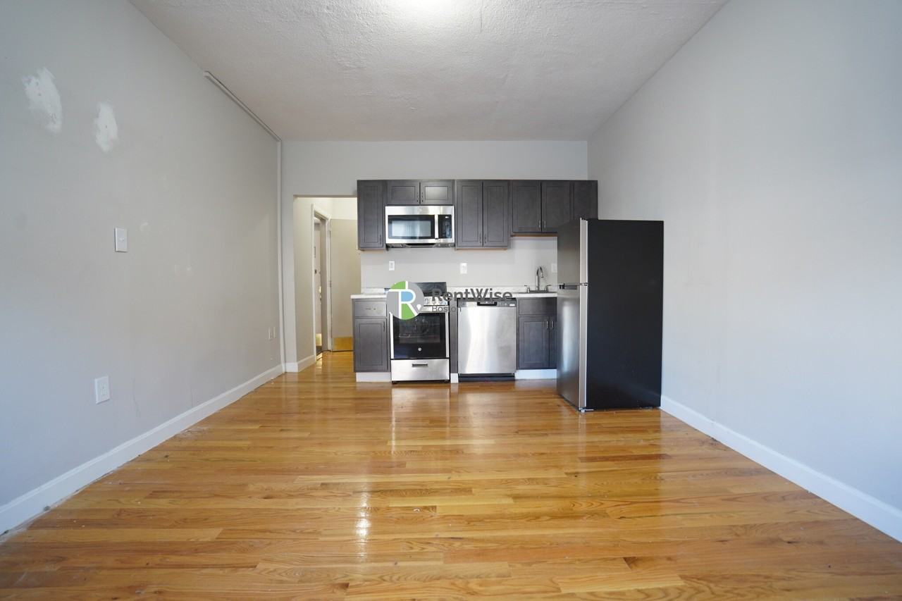 1124 Commonwealth Ave #1 - Photo 4 of 12