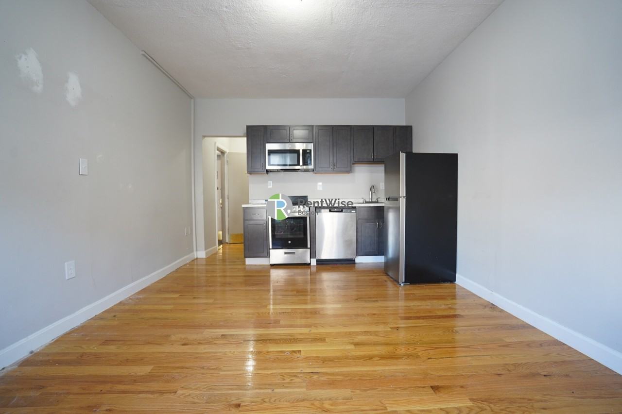 1124 Commonwealth Ave #1 - Photo 5 of 12
