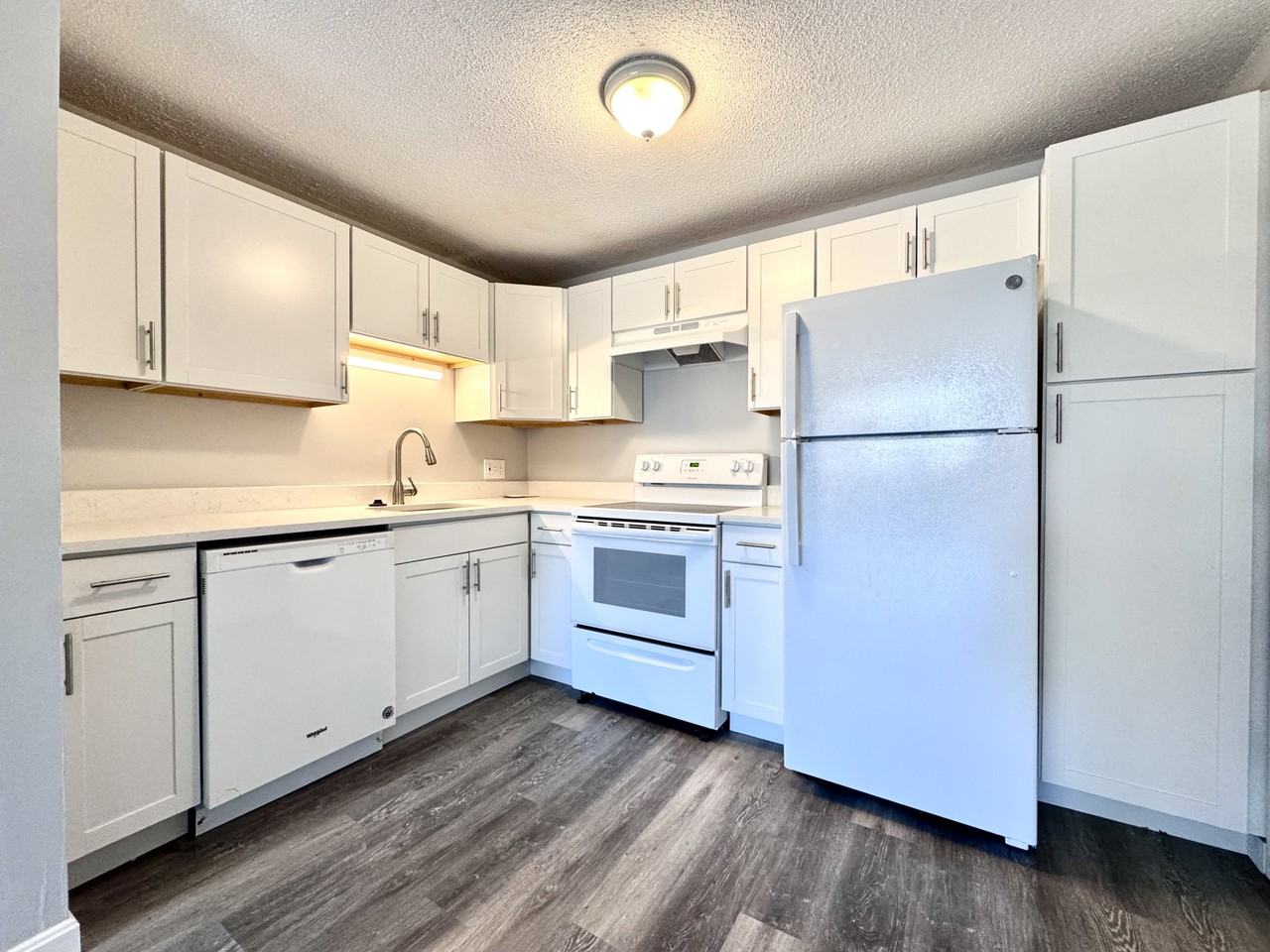 128 North St #10 - Photo 2 of 12