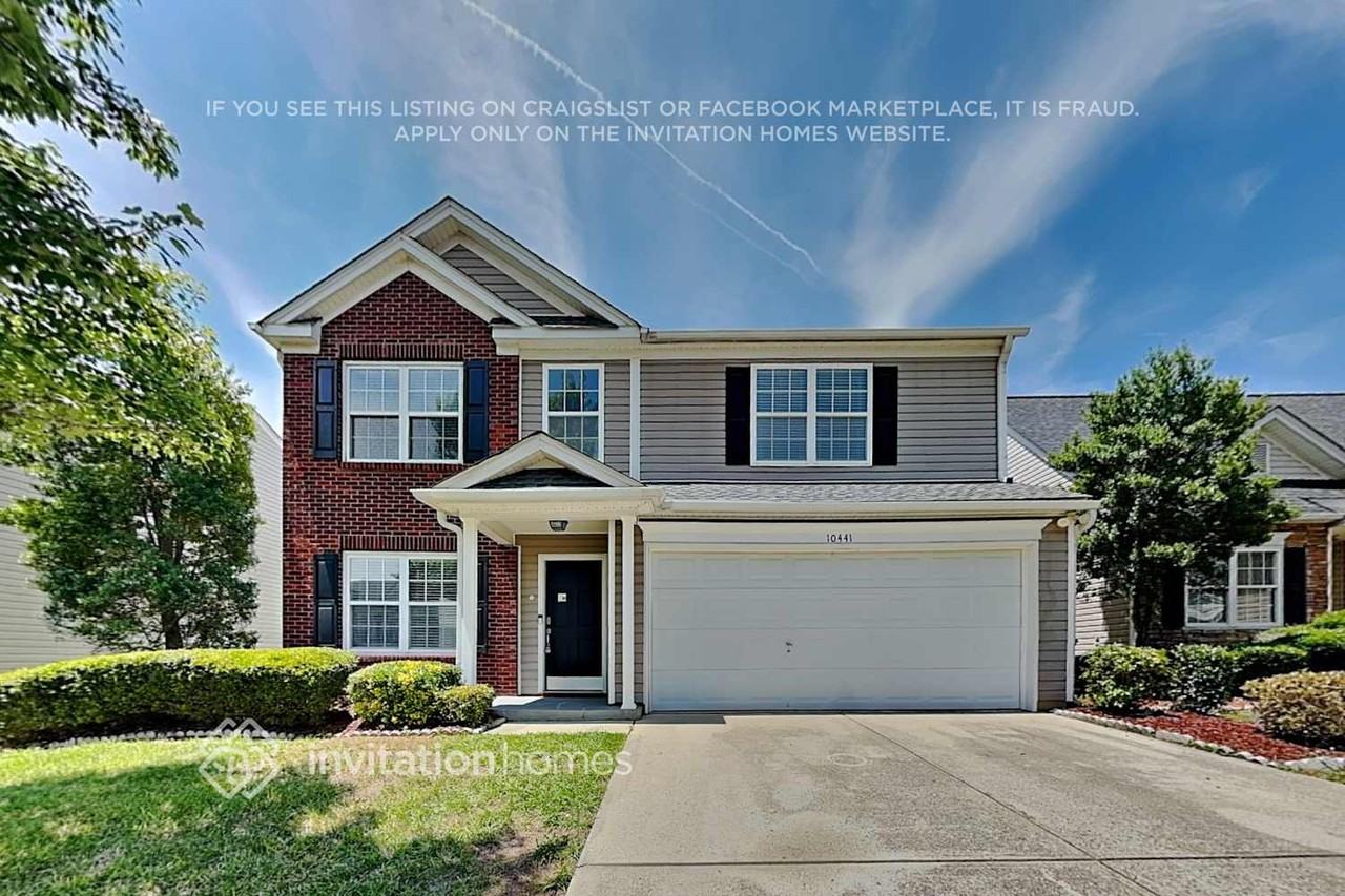 10441 Pickerel Ln