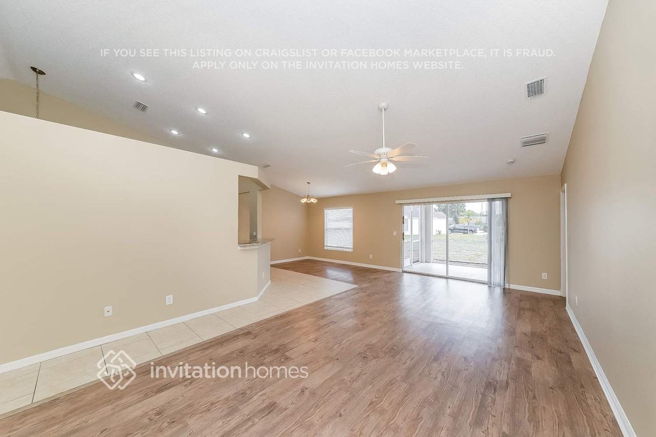 4635 Sanibel Way - Photo 3 of 17