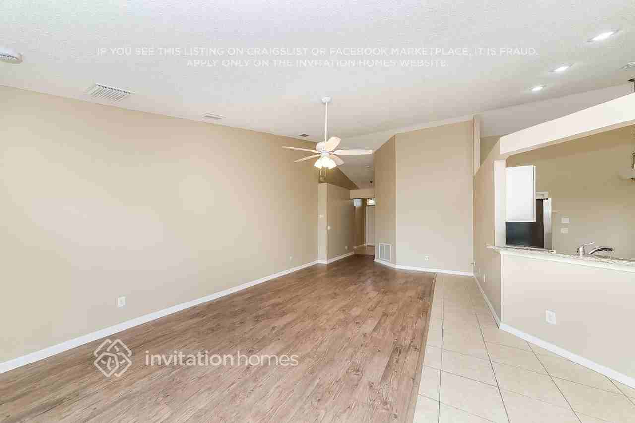 4635 Sanibel Way - Photo 5 of 17