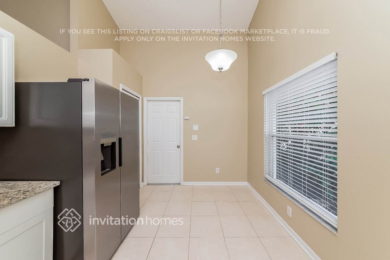 4635 Sanibel Way - Photo 7 of 17