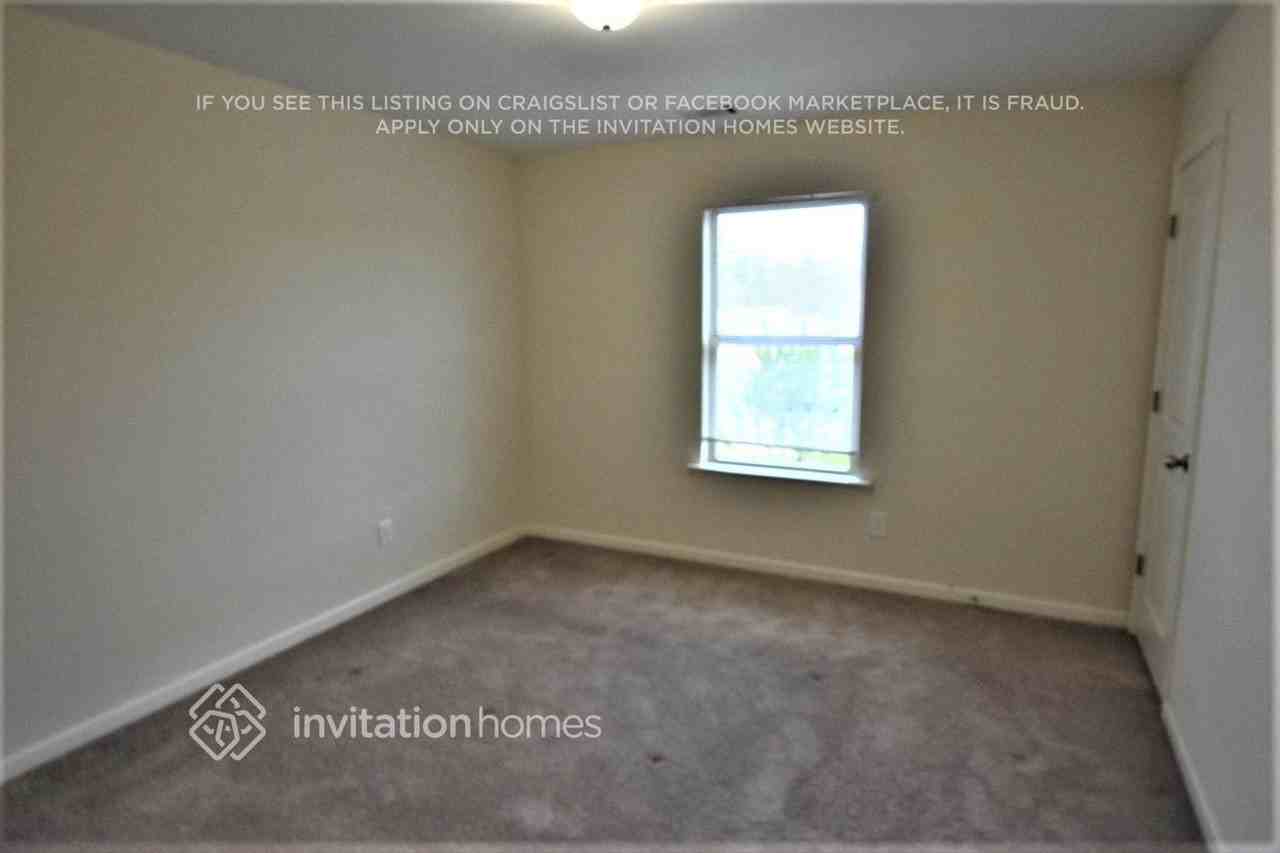 420 Village Broad St - Photo 5 of 9