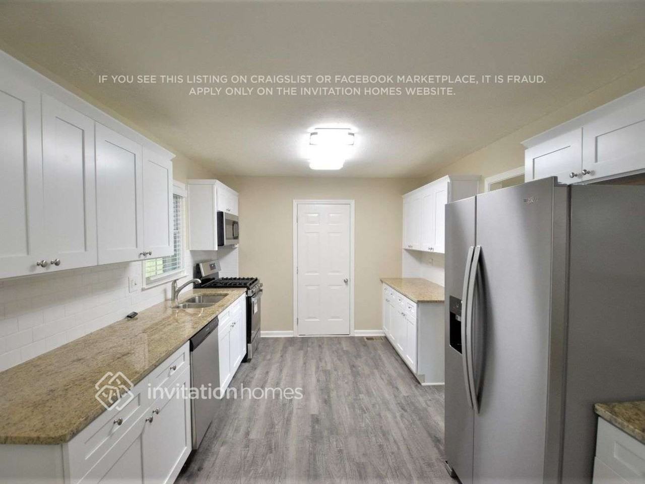1634 E Lake Dr - Photo 3 of 10