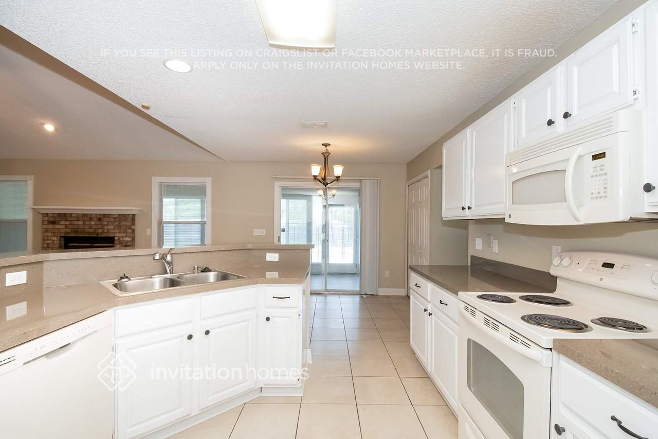 6896 Plum Lake Dr E - Photo 3 of 16