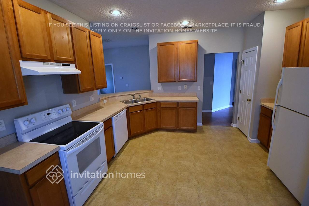 1396 Bitterberry Dr - Photo 3 of 11