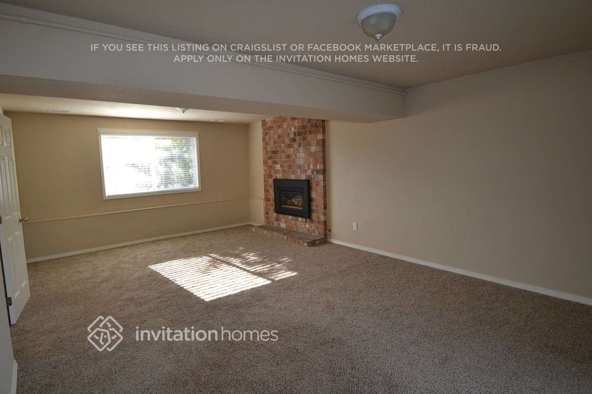 2401 66th Ave Ne - Photo 2 of 10