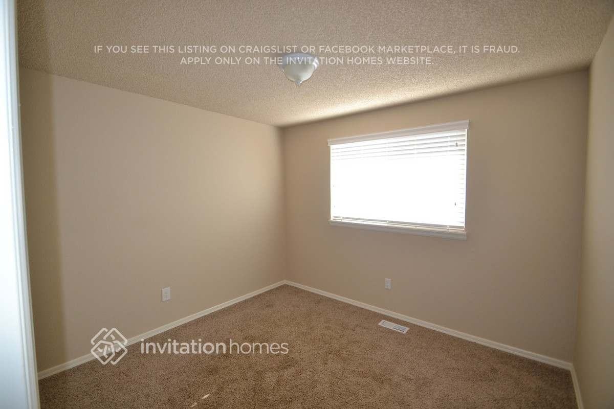 2401 66th Ave Ne - Photo 5 of 10