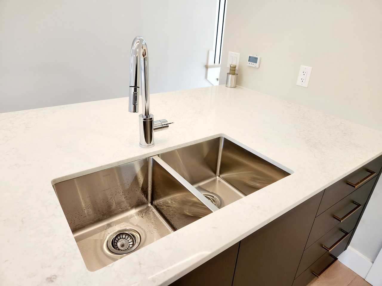 81 Honeygold Drive - Photo 4 of 18