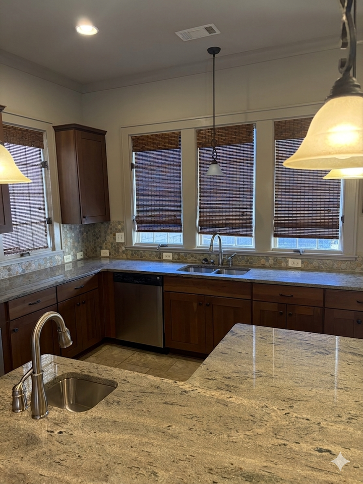 5028 Endell St #NA - Photo 3 of 28