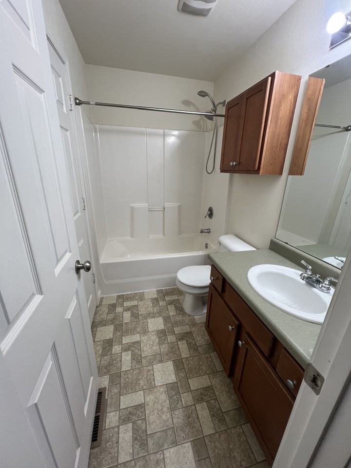 714 Woodside Creek Dr #714 - Photo 4 of 15