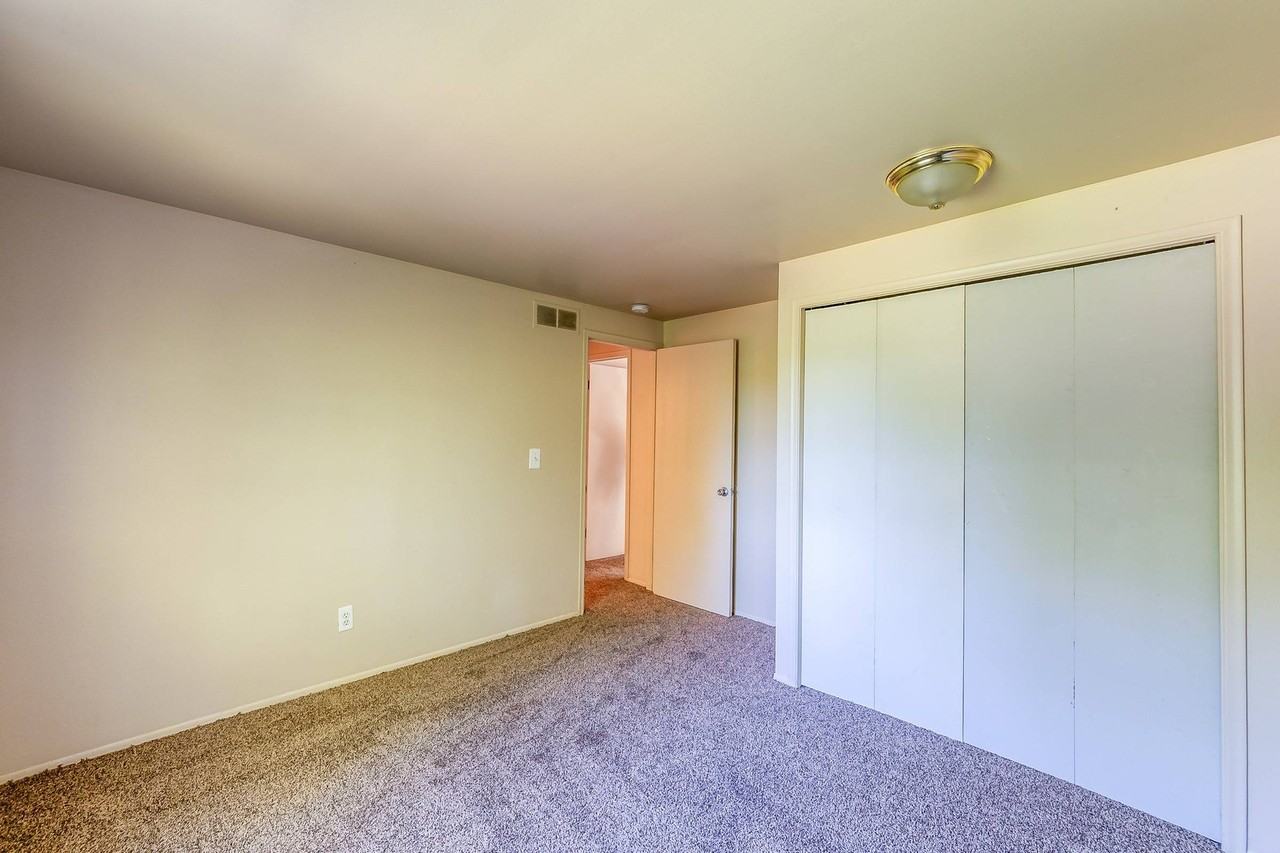 Sycamore Townhomes - Photo 7 of 16