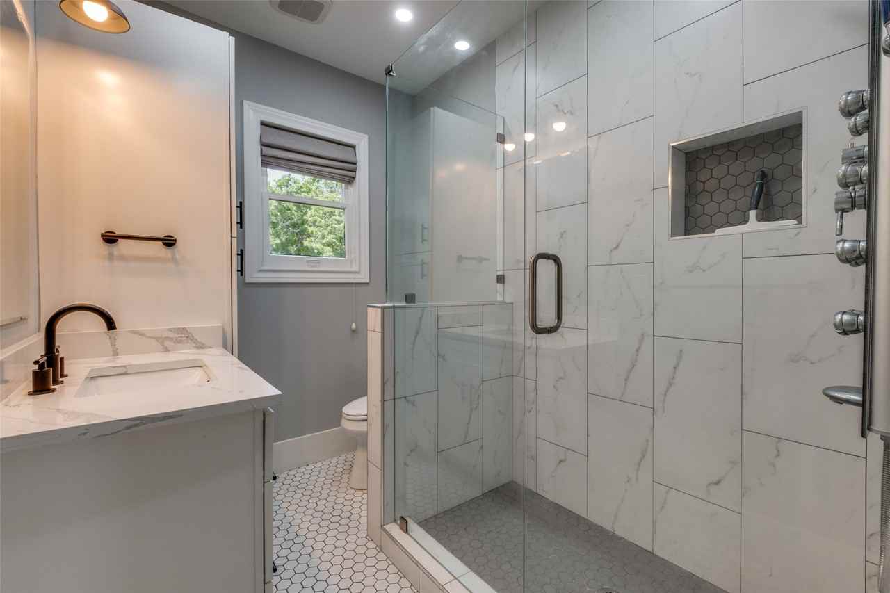 6101 Victor St #B - Photo 2 of 11