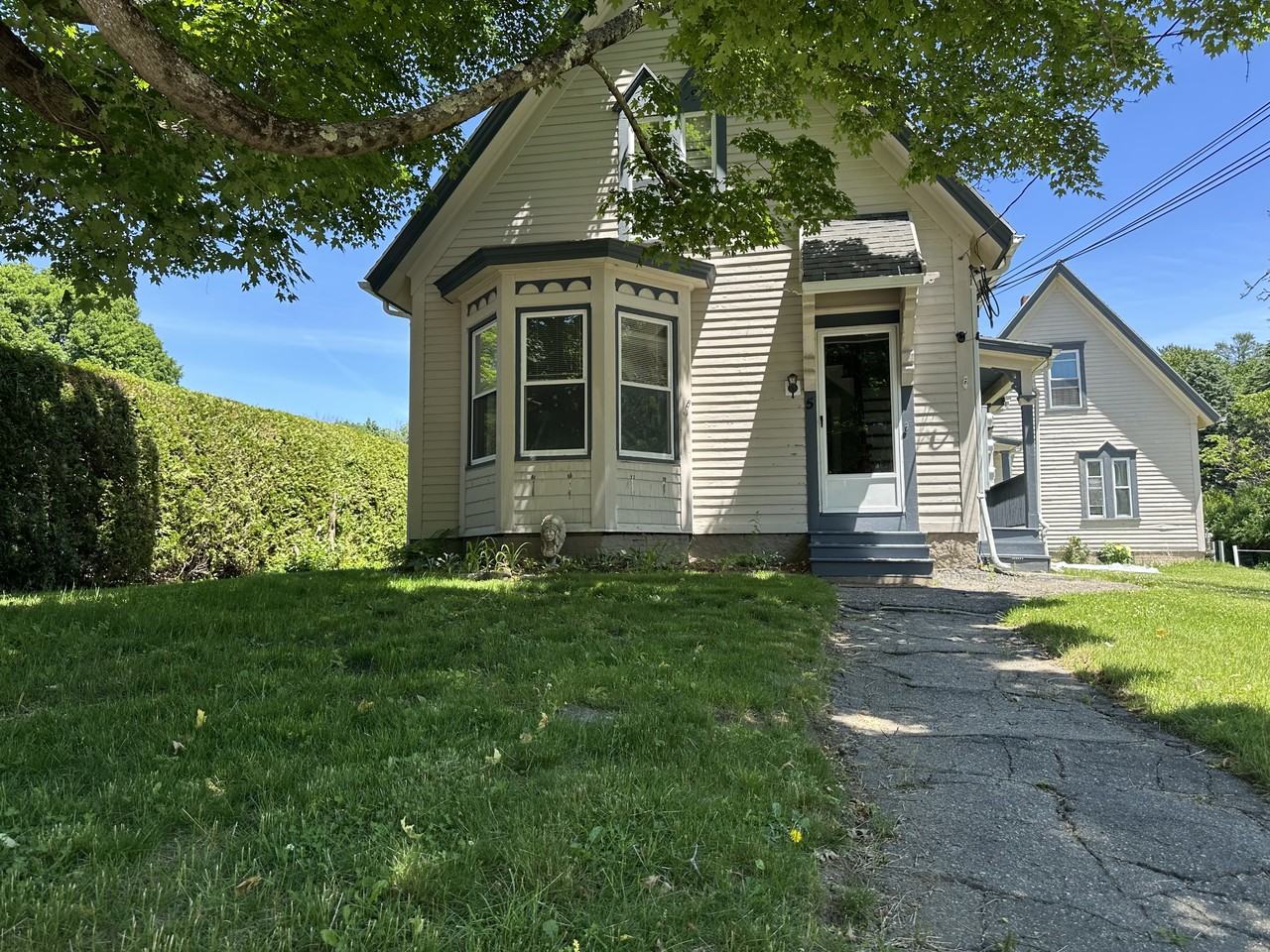 5 Cottage St #A