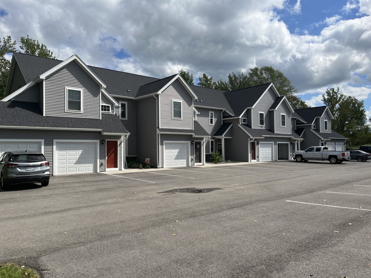2076 Community Ln #204