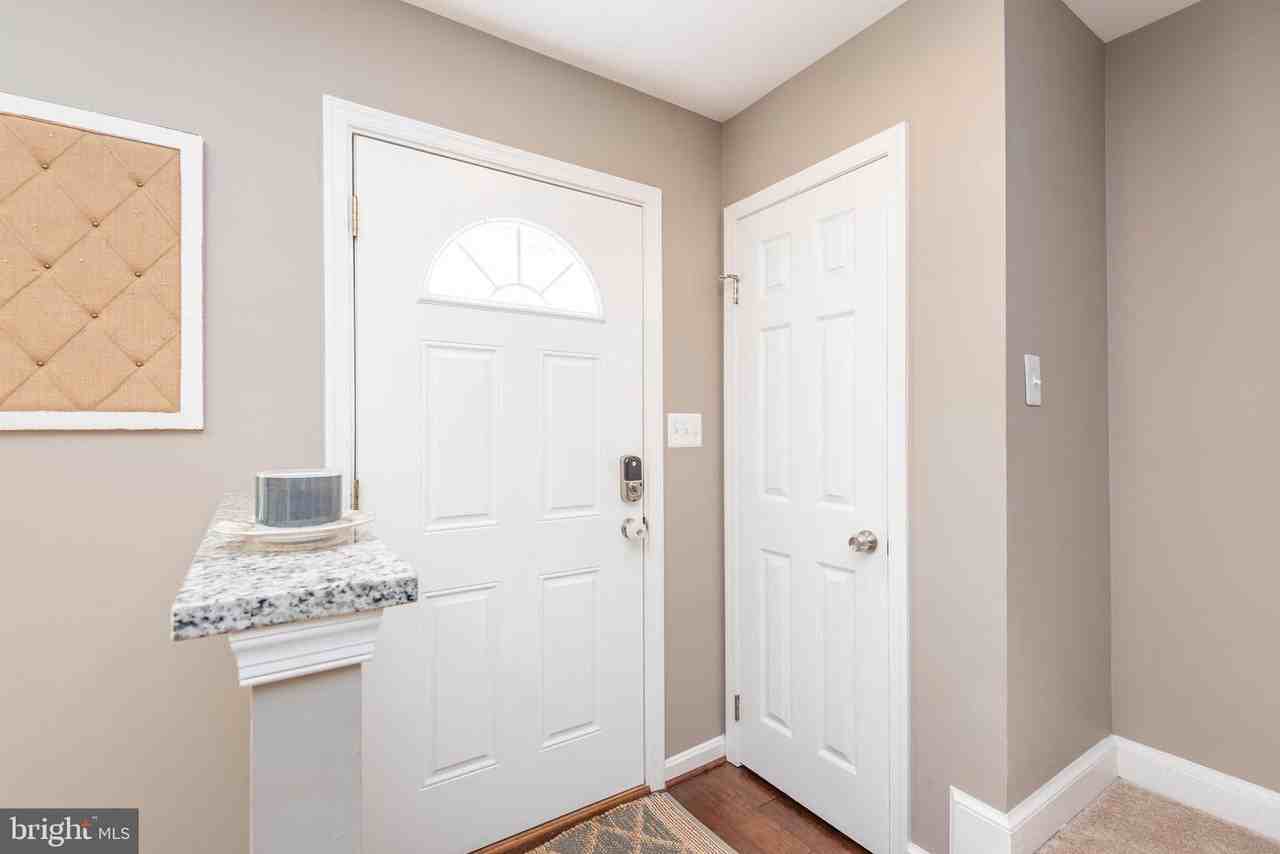 8977 Omega Ct - Photo 3 of 29