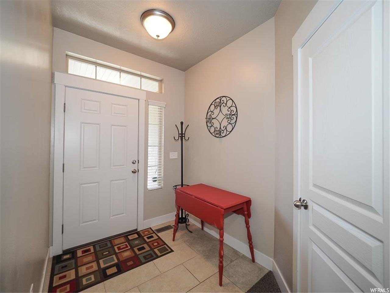 1646 N Venetian Way - Photo 2 of 26