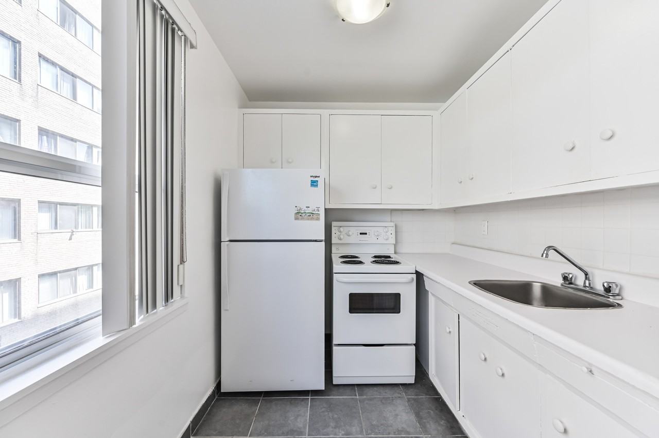 214 St. George - Photo 3 of 7