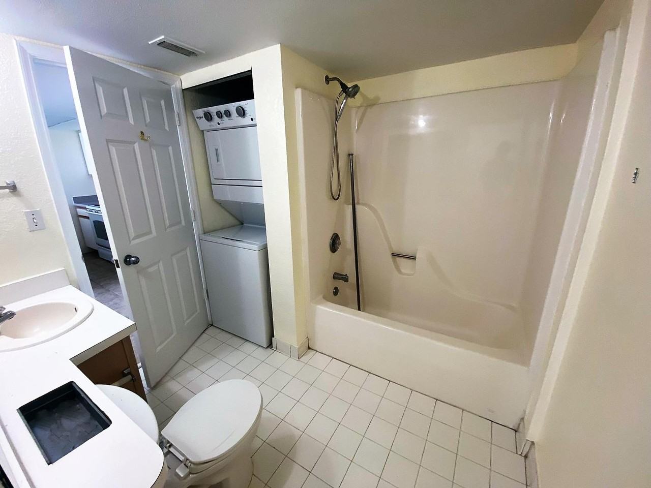 3655 Seaside Dr - Photo 2 of 13