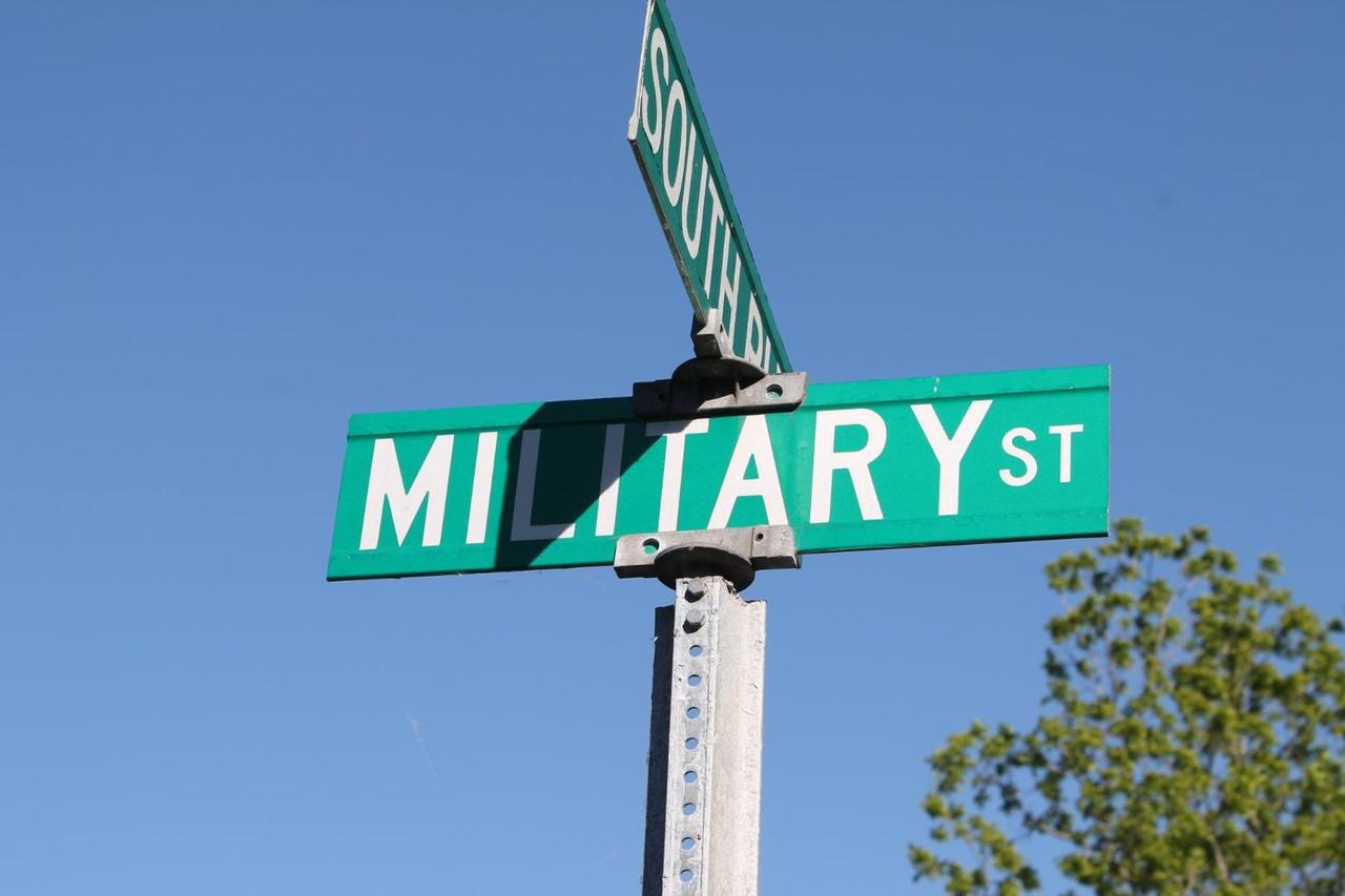 3803 Military St - Photo 2 of 34