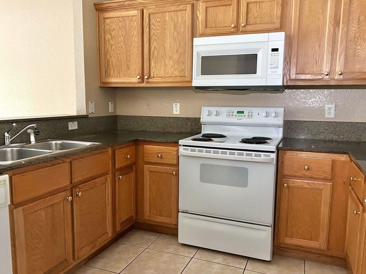 8260 Juniper Rd - Photo 3 of 10