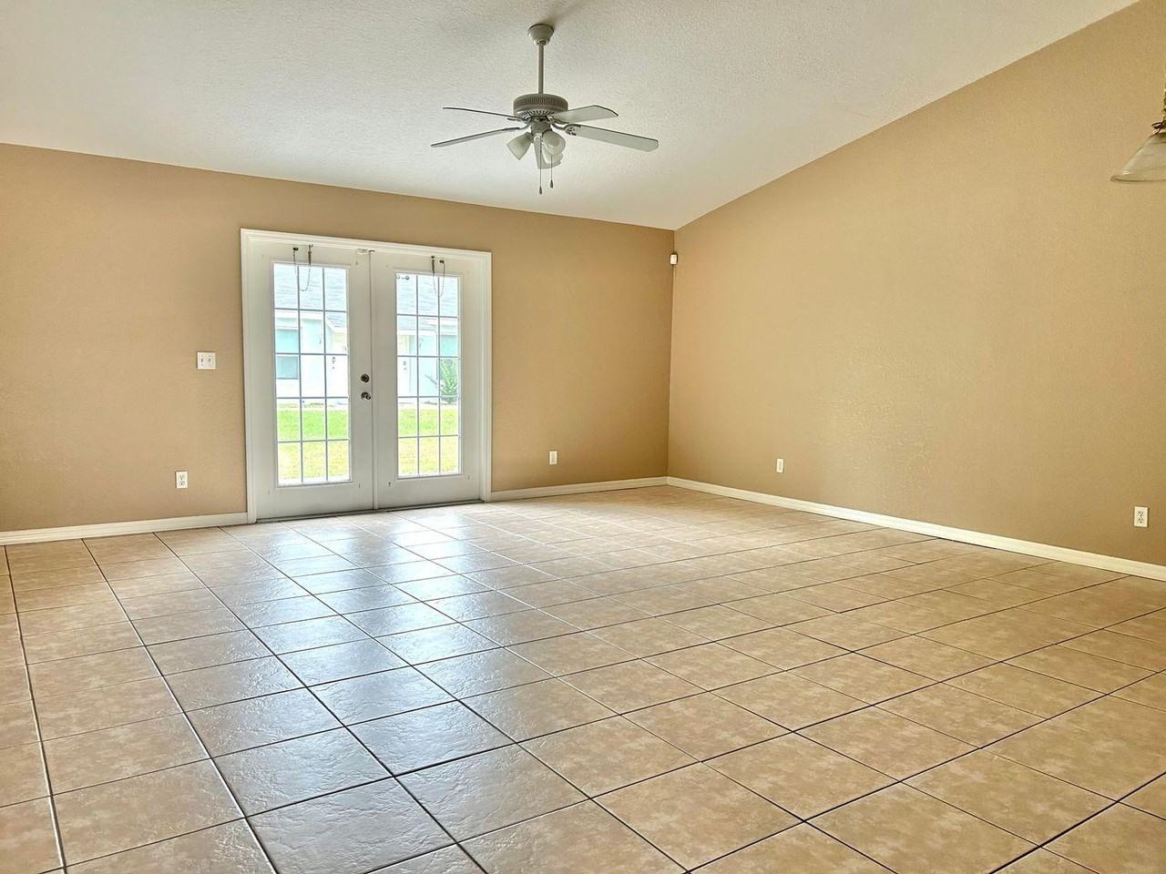 8260 Juniper Rd - Photo 5 of 10
