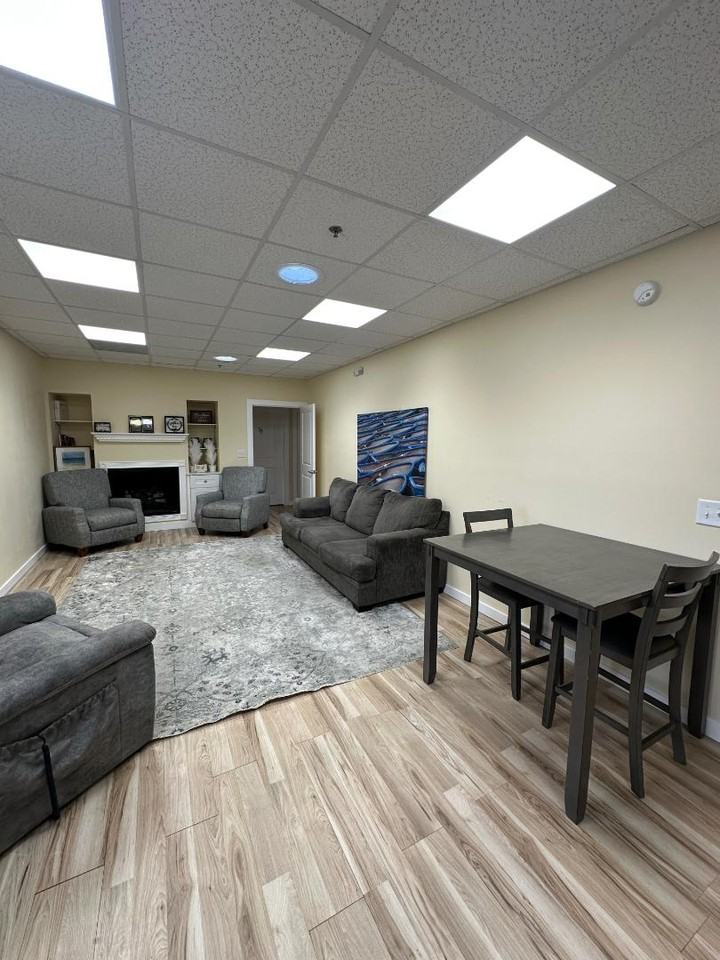Miriam's Hope House - Photo 3 of 3